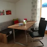Apartman Karin *